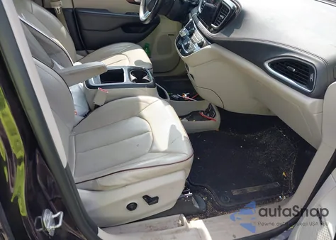 2017 Chrysler Pacifica Limited z USA, uszkodzony, nr VIN 2C4RC1GG1HR635818